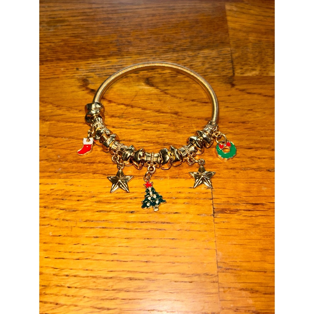Christmas Charm Bangle Bracelet Gold Tone Holiday Tree Stocking Wreath Stars